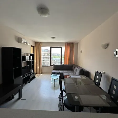 нино Apartment *