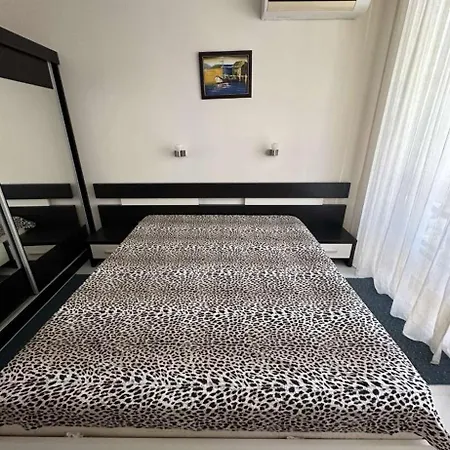 нино Apartment